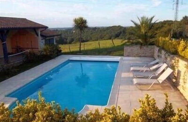 Basque Coast: beautiful modern villa with swimming pool