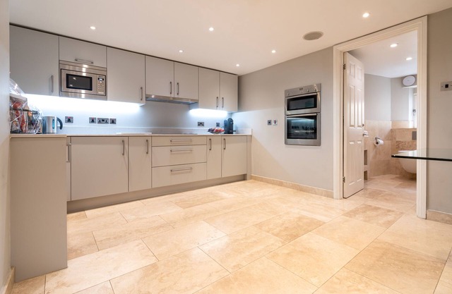 Bath Circle Camden Lodge House