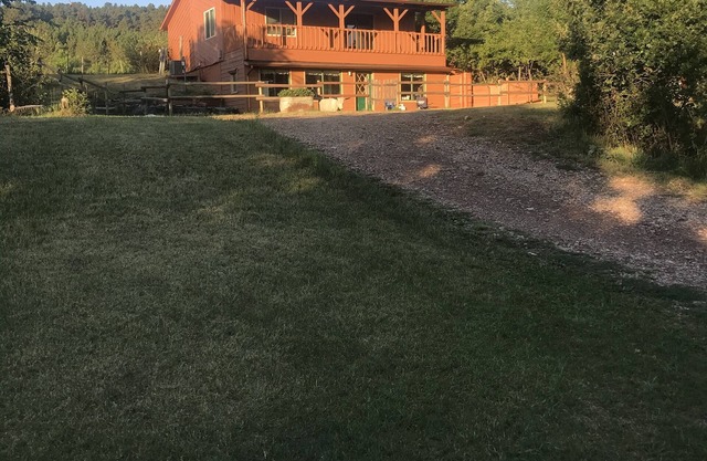 Battle Creek Hideaway. Quiet property close to South Dakota’s main attractions