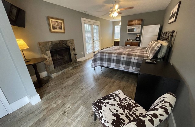 Bavarian Brook Unit 9