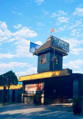 Baviera Motel by Drops