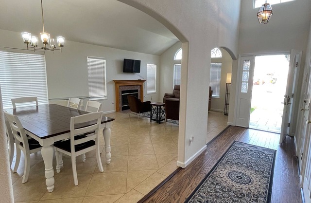 Bay Area Coastal Hideaway - Remodeled family size home! - 25 min from the beach!