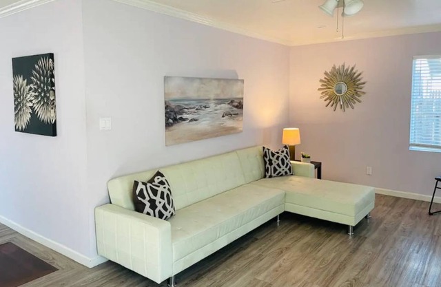 Bay Area Family 3bedroom 2 bathroom Concord Oasis!