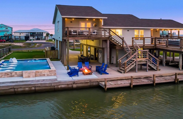 Bay Bliss | Private Pool + Lighted Dock!