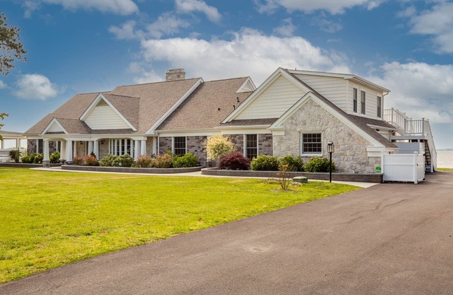 BAY FRONT Rehoboth Beach Beach House w/Boat Dock Sleeps 12