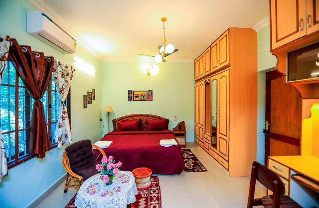 Bay Homes 2BHK WT Bathtub Near Rock Beach