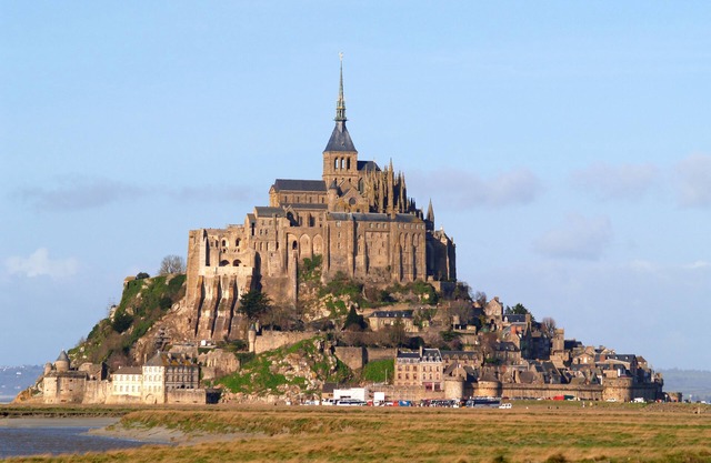 Bay of Mont Saint Michel apartment with pool