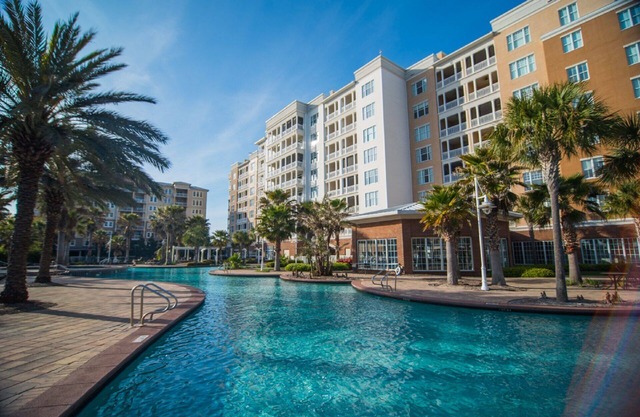 Bay Point 5 Star Property! Over looking gorgeous pool with Bay view. Onsite Spa