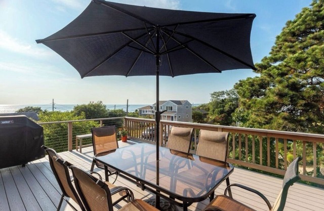 Bay Views and Panoramic Sunsets!