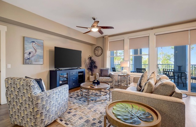 Bayfront 1BR ~ Golf Cart ~ Sunset Views Included