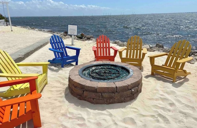 Bayfront 2BR/2BA Condo at Sailport – Minutes from Beaches & Downtown Attractions