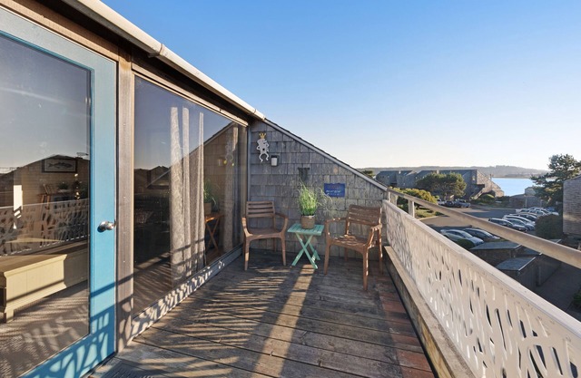 Bayfront Condo with Spectacular Views & a Shared Gym