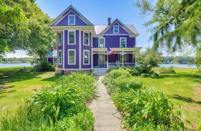 Bayfront Heathsville Home w/Crabbing Pier!