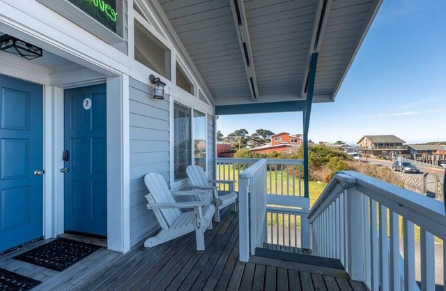 Bayfront Queen | Bandon Marina Inn