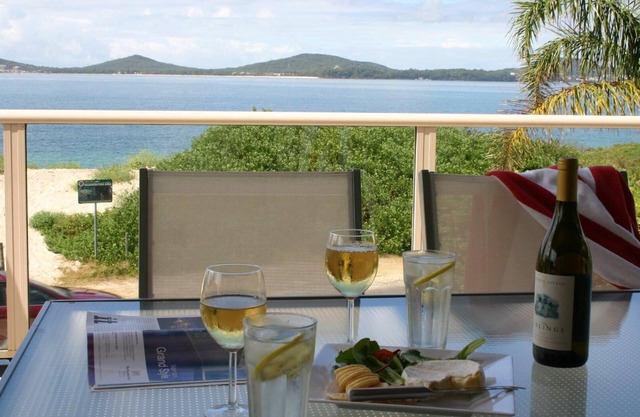 Bays Edge - Waterfront home