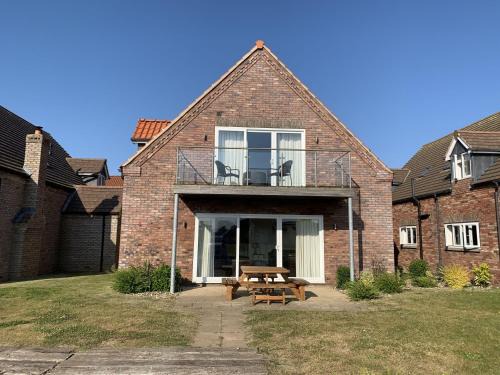 Bayside at The Bay Filey, sleeps 10 in 4 bedrooms, pet-free