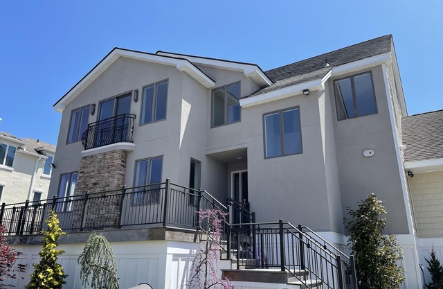 Bayside Dream home with outdoor oasis (Family & Pet Friendly)