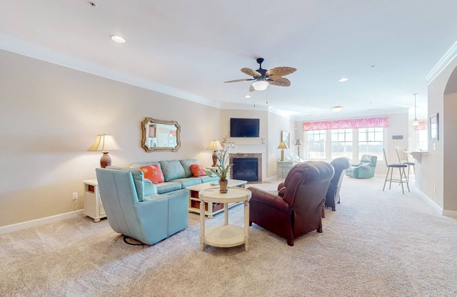 Bayside Resort with pools, golf, tennis, fishing, & spas plus beach shuttle