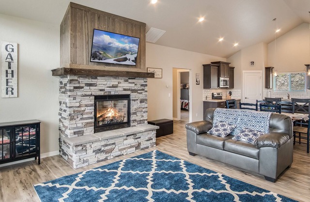 Bayview Beauty - Lake Views/SUP Boards/Kayaks/Close to Silverwood