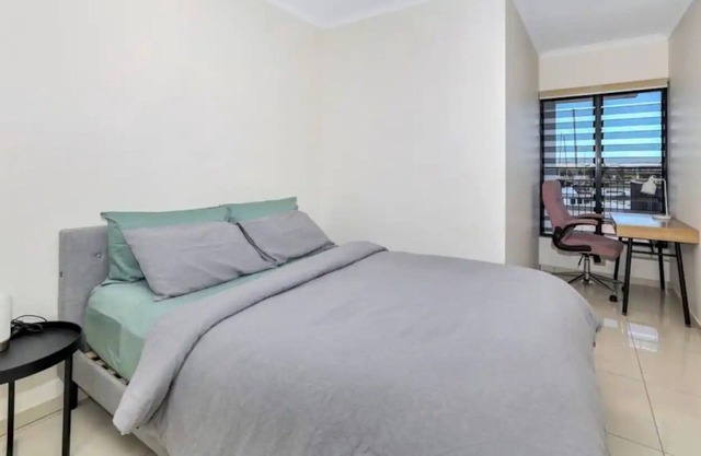 Bayview gem: 3-bed, 2-bath retreat for 6 guests. Ultimate getaway hotspot!