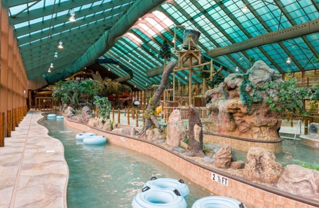 BD 1 BA STD-Sleeps 4 WATER PARK MOUNTAIN TOP GATLINBURG 600 SF Pets