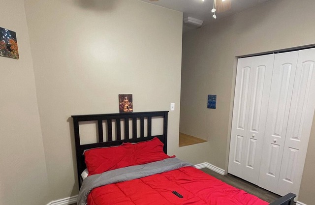 Bdrm 1 Comfy Pvt Rm - Shared Bath/Liv