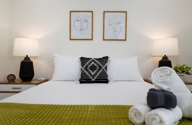Be A Nomad | New Listing l 2br 3 blks to beach - D