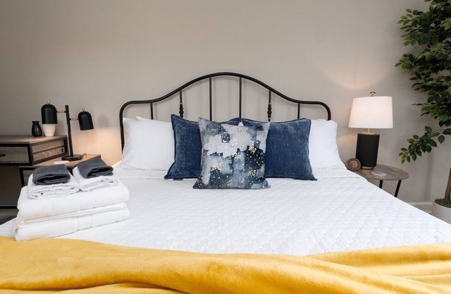 Be A Nomad | Newly renovated 1br apartment