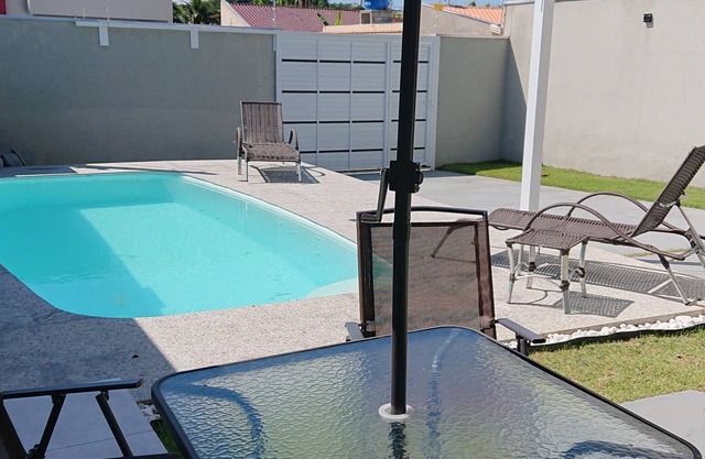 Beautiful House with Pool, Barbecue, Wifi in Massaguaçu, Caraguatatuba/SP