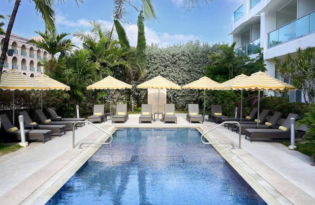 Beach Adventures! Free Continental Breakfast and Beach Sunbeds, Swimming Pool!
