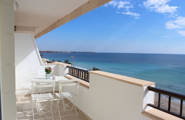 Beach Apartment Sea Line - Beach Apartment 1st line QUESADA APARTMENT