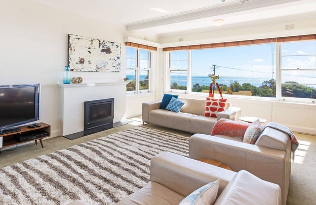 BEACH BELLE - MORNINGTON