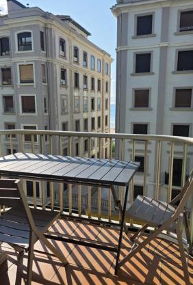 Beach Big 3 Rooms Apartment Parking Included