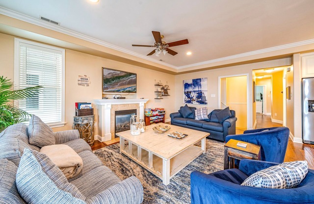 BEACH BLOCK! CENTER OF BOARDWALK. ARCADE AVAILABLE. Beautifully Decorated!