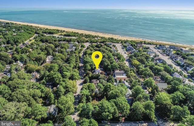 BEACH BLOCK IN THE PINES!