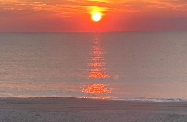 Beach Block Townhouse With NEW Everything & Ocean Views