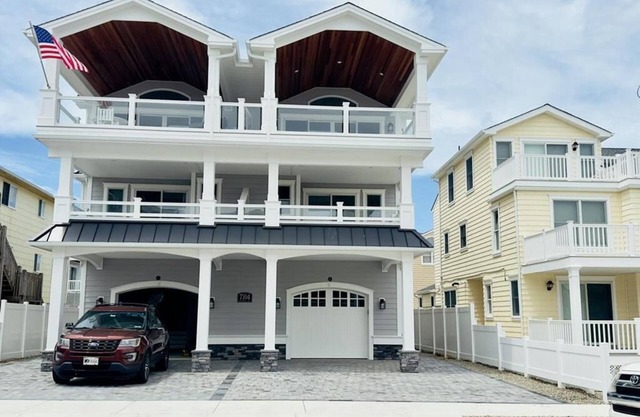 Beach Block with Elevator in Sea Isle City