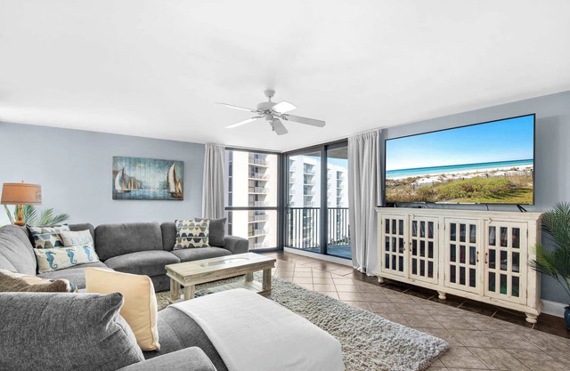 Beach Breeze at Mainsail Resort - Private Beach Access, Pools & More!
