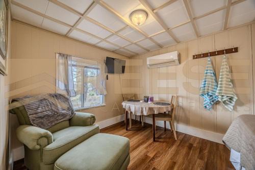 Beach Cabin #4
