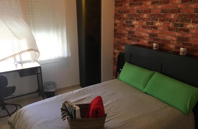 Beach, City & Gibraltar (Shared Apartment)