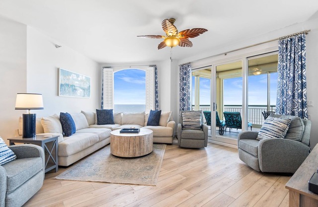 ☀️Beach Colony West 4B- Spacious Balcony-Gulf Front Pool ☀️