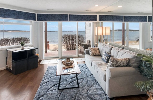 Beach Condo-Bay Bliss