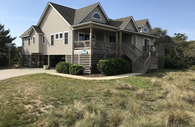 Beach Daze: A Quiet Oasis Steps to Beach! Pool and Hot Tub.