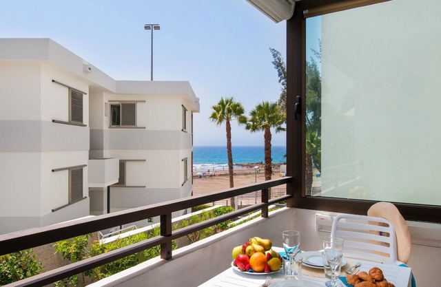 Beachfront apartment Siesta 21 San Agustin Playa