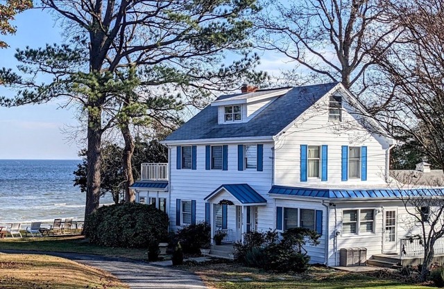 Beach-Front Classic on the Chesapeake Bay