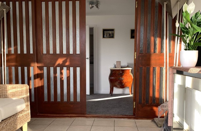 Beach Front Ground Floor Apartment with Free Parking, St Annes On Sea