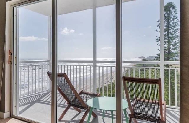 Beach Front Ocean View - 2 Bedrooms