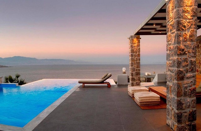 Beach Front Villa With Large Private Sea Water pool & Amazing Sea View!
