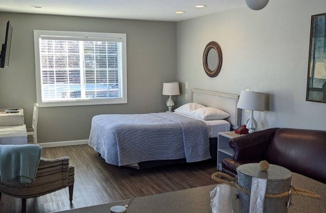 Beach Harbor Resort - Studio Cottage