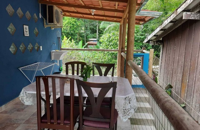 Beach house in Camburí - Natural pool with balcony and barbecue!